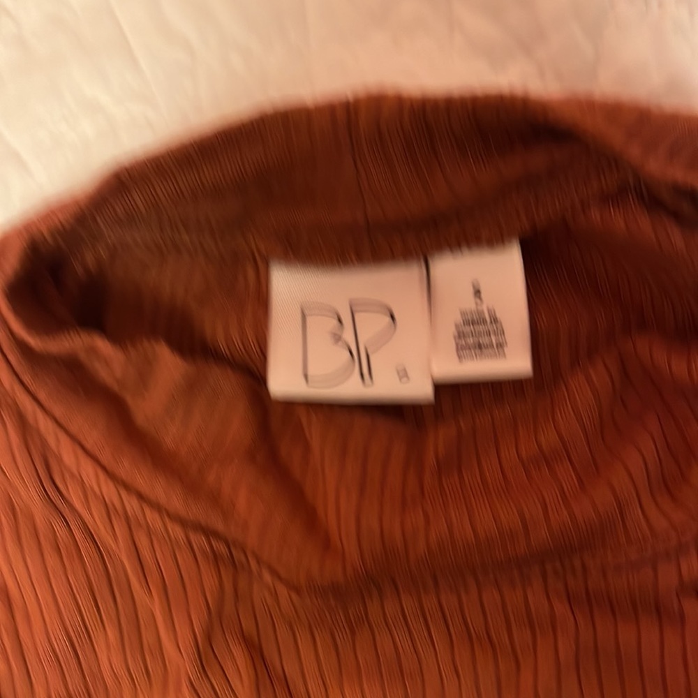 BP Ribbed High Neck Crop Top - Picture 2 of 2